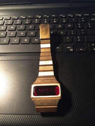 Vintage Mens Gold Tone Red Led Digital Watch