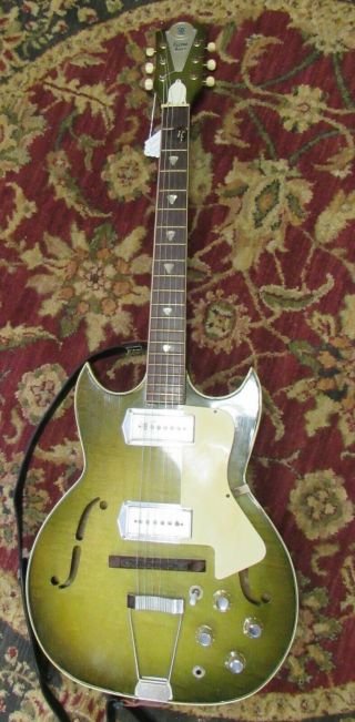 Custom Kraft Vintage Guitar Green