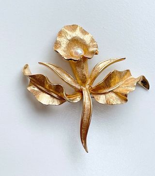 Vtg Boucher Gold Tone Pearl Flower Brooch Signed 2 1/2 " F01