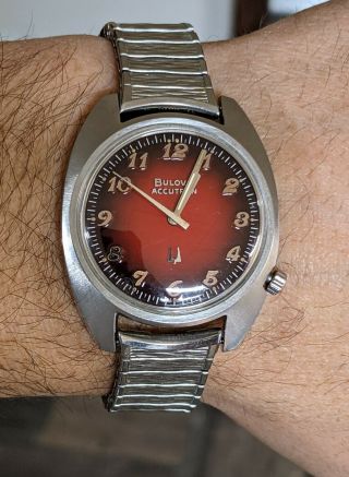 Vintage Mens Bulova Accutron 218 Stainless Steel Wrist Watch Red Dial Running