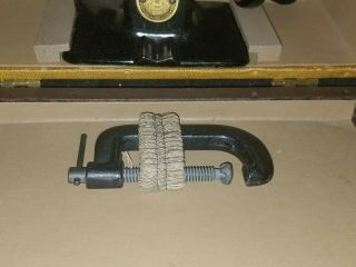 Antique Singer SEWHANDY Child ' s Toy Sewing Machine No.  20 with Case 6