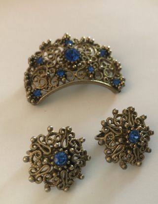 Vintage Jj Signed Blue Rhinestone And Ornate Scroll Pin Brooch And Clip Earrings