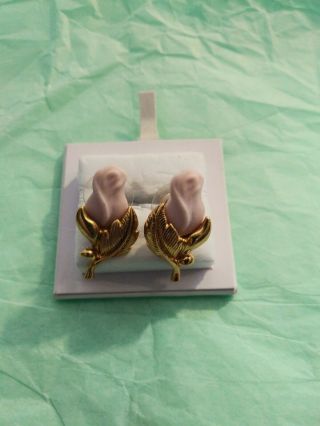 Vintage Pink Rose Earrings Gold Tone Resin Avon Jewelry Pierced Ears 2
