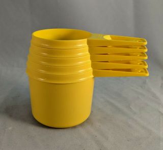 Vintage Tupperware Yellow Set Of 5 Measuring Cups 1 Cup 3/4 Cup,  2/3,  1/2,  And 1