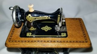 Vintage Bodo Hennig Sewing Machine 1/12 Western Germany Dollhouse Cast Metal 2