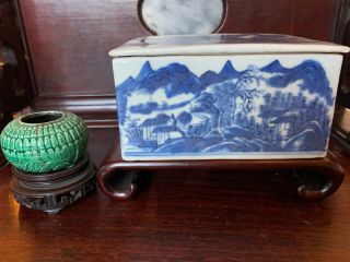 Fine Qing Dynasty Chinese Porcelain Blue White Box
