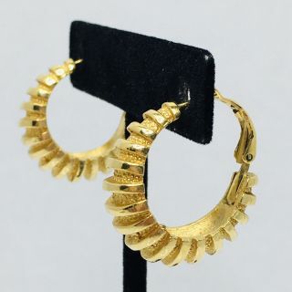 Vintage Crown Trifari Gold Tone Hoop Earrings Ridged Stripes Pierced Ear