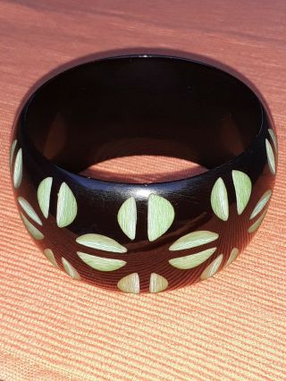 Vintage Black And Green Carved Flower Bangle Bracelet