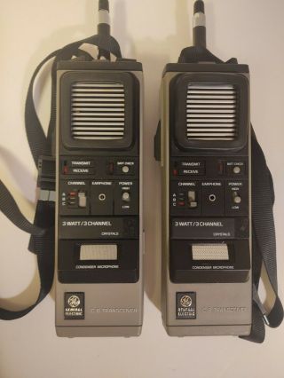 Vintage Ge C.  B.  Transceiver Radios Model 3 - 5976a.  Handheld