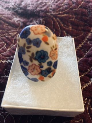 Vintage Large Size 8 Floral Ring.  Made Of Hard Acrylic/plastic.