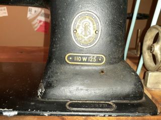 Antique Singer 110W125 Industrial heavy duty sewing machine 4