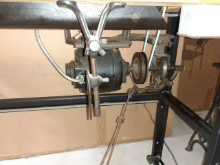 Antique Singer 110W125 Industrial heavy duty sewing machine 5