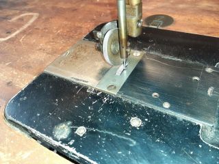 Antique Singer 110W125 Industrial heavy duty sewing machine 6