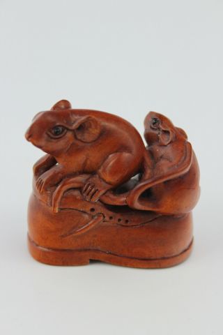 19th Century Japanese Netsuke Mouses Playing Hand Carved Boxwood 5cm Signed
