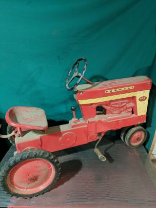 Antique Eska,  Farmall Pedal Tractor,  560,  Ec