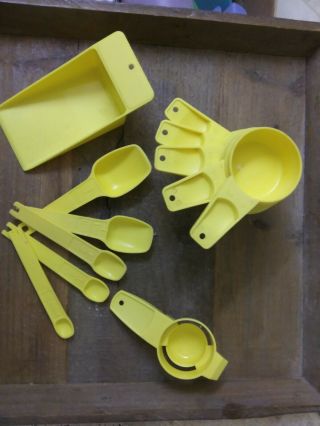 12 Pc Vtg Tupperware Measuring Set Cups Spoons,  Scoop Egg Separator Yellow