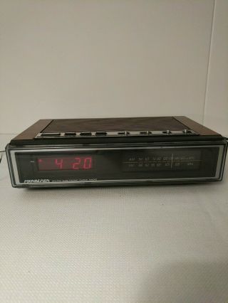 Vintage Soundesign Am Fm Electronic Clock Radio 3691 - (d) Alarm Wood Grain