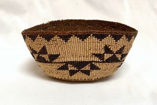 Antique Fine Yurok Wiyot Hupa Karok N.  California Native American Indian Basket