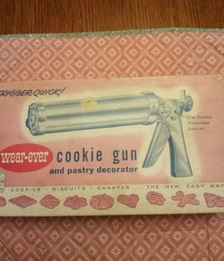 Vintage Wear - Ever 3365 Cookie Press Gun Pastry Decorator.  9 Discs,  3 Tips