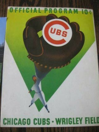 2 CHICAGO CUB ITEMS: VINTAGE SCORECARD (BANKS & MUSIAL) AND TEAM PHOTO JULY,  19 3