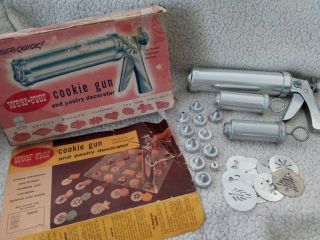 Vintage Wear Ever 3365 Cookie Press Gun Pastry Decorator,  Recipe,  9 Disk,  10 Tip