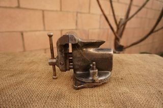 Vintage 2 - 1/2  Jaw Tswivel Anvil Table Bench Vise 4 - 1/4 Lb Cast Iron Vice
