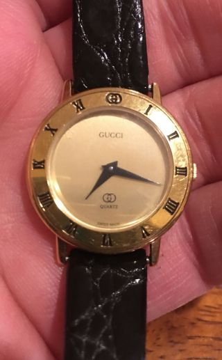 Vintage Gucci 3001 L Ladies Watch.  Looks Great Battery