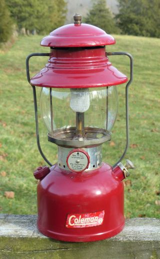 Vintage Coleman Lantern Model 200A Red Dated October 1961 10 61 2