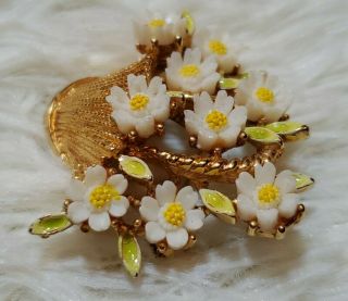 VINTAGE signed ART Petite White & Yellow FLOWERS in Golden BASKET Pin BROOCH 3