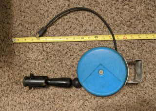 Vintage Cordomatic Model 500G Retractable Extension Cord 6A - 125V With Wall Mount 2