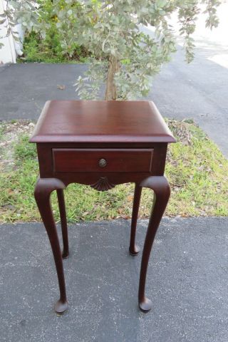 Solid Mahogany Queen Anne Nightstand Side End Table 1225