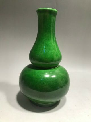 Chinese Porcelain Green Crackle Glazed Ceramic Vase