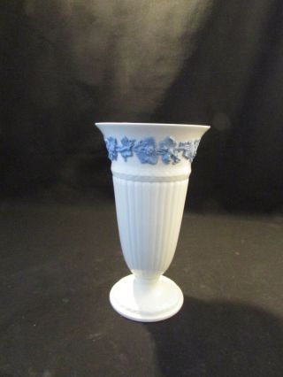 Vintage Embossed Wedgwood Barlaston Of Etruria Queens Ware Blue On White Vase