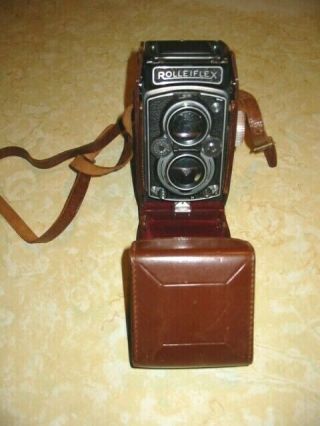 Antique Vintage Rolleiflex Camera Carl Zeiss Tessar 1:2.  8 W/case