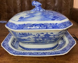 Large Set 18th Century Qianlong Chinese Blue And White Basin And Cover & Plate