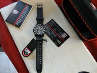 Luminox Colormark 7050 Black/white Dial 38mm Quartz Watch
