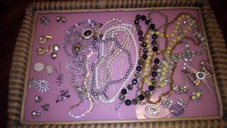 JobLot of Vintage costume Jewellery Inc Necklaces,  Clip On Earrings,  Brooches 2
