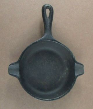 Vintage Wagner Ware Mini Cast Iron Frying Pan Ashtray Or Spoon Rest 1050e