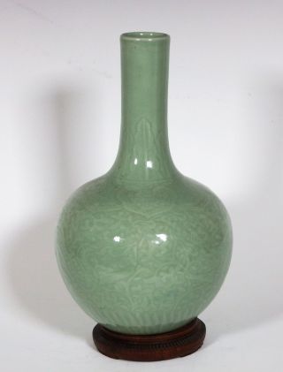 Antique Chinese Porcelain Carved Celadon Vase Dragons Chasing Flaming Pearl