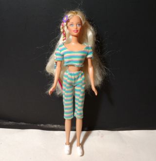 Vintage Mattel Barbie Doll 1995 Teen Skipper 17351 In Outfit/shoes
