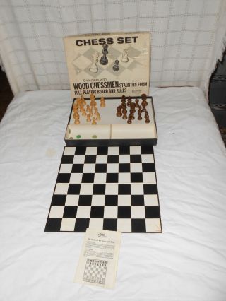 Vintage Kingsbridge Simulated Wood Chessmen Chess Set Staunton Form 1950 