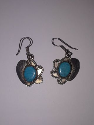 Vintage Sterling Silver.  925 Turquoise Single Stone Dangle Earrings