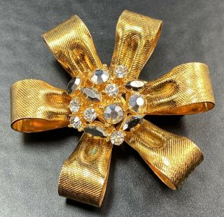 Vintage Brooch Pin 2” Gold Tone Flower Crystal Rhinestones