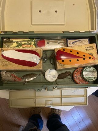 Vintage Antique Tackle Box Full Of Old Lures Vintage Lures