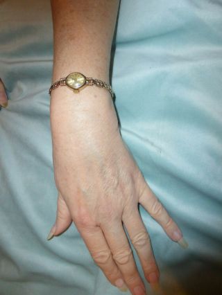 9ct Swiss Empress 21 Jewels Incabloc watch on 9ct Gold Bracelet 10g 1970 2