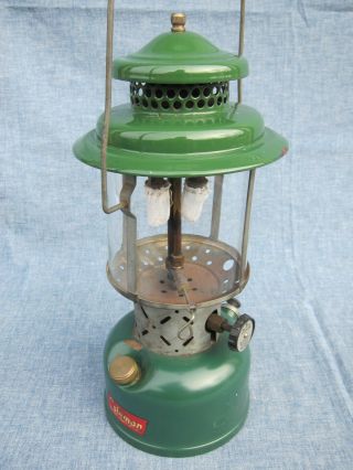 Vintage 1954 Coleman Model 220 E Fuel Lantern Sunshine Pyrex Globe