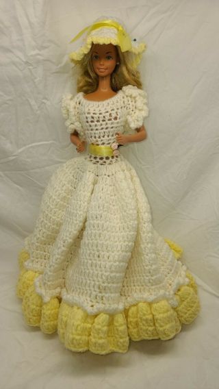 Vintage 1976 Supersize Superstar Barbie 18 " Doll With Ring & Crocheted Hat Dress