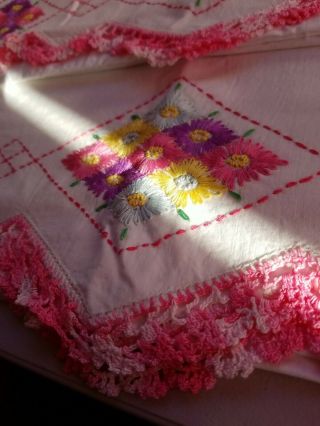 Vintage Pair White PillowCases Cotton Hand Embroidered Pink Multi Flowers croche 2