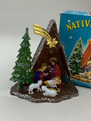 Vintage 3.  5 " Miniature Plastic Nativity Manger Scene Set Glitter W/ Box No.  444