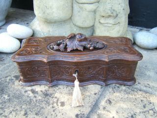 LOVELY 19c BLACK FOREST HAND CARVED JEWELLERY BOX - WONDERFUL INTERIOR 2